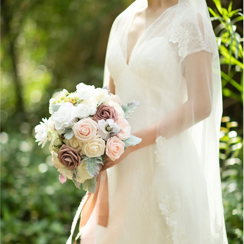 Ling’s Moment Dusty Rose and Cream 11” bridal bouquet. NWT.